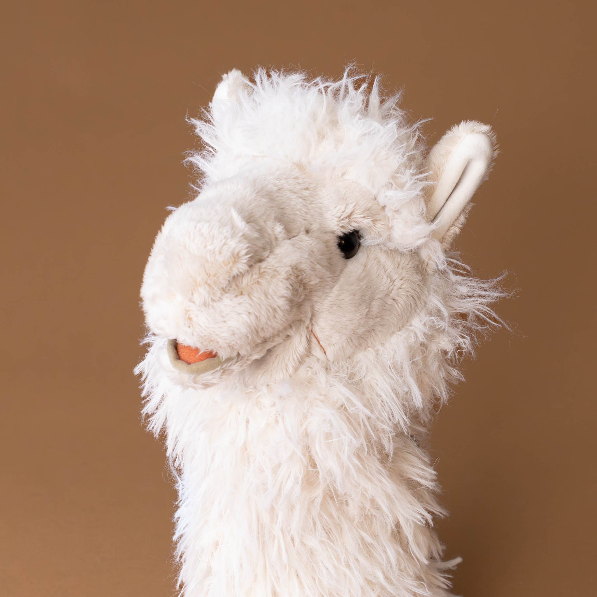 alfie-alpaca-stage-puppet-smiling-face