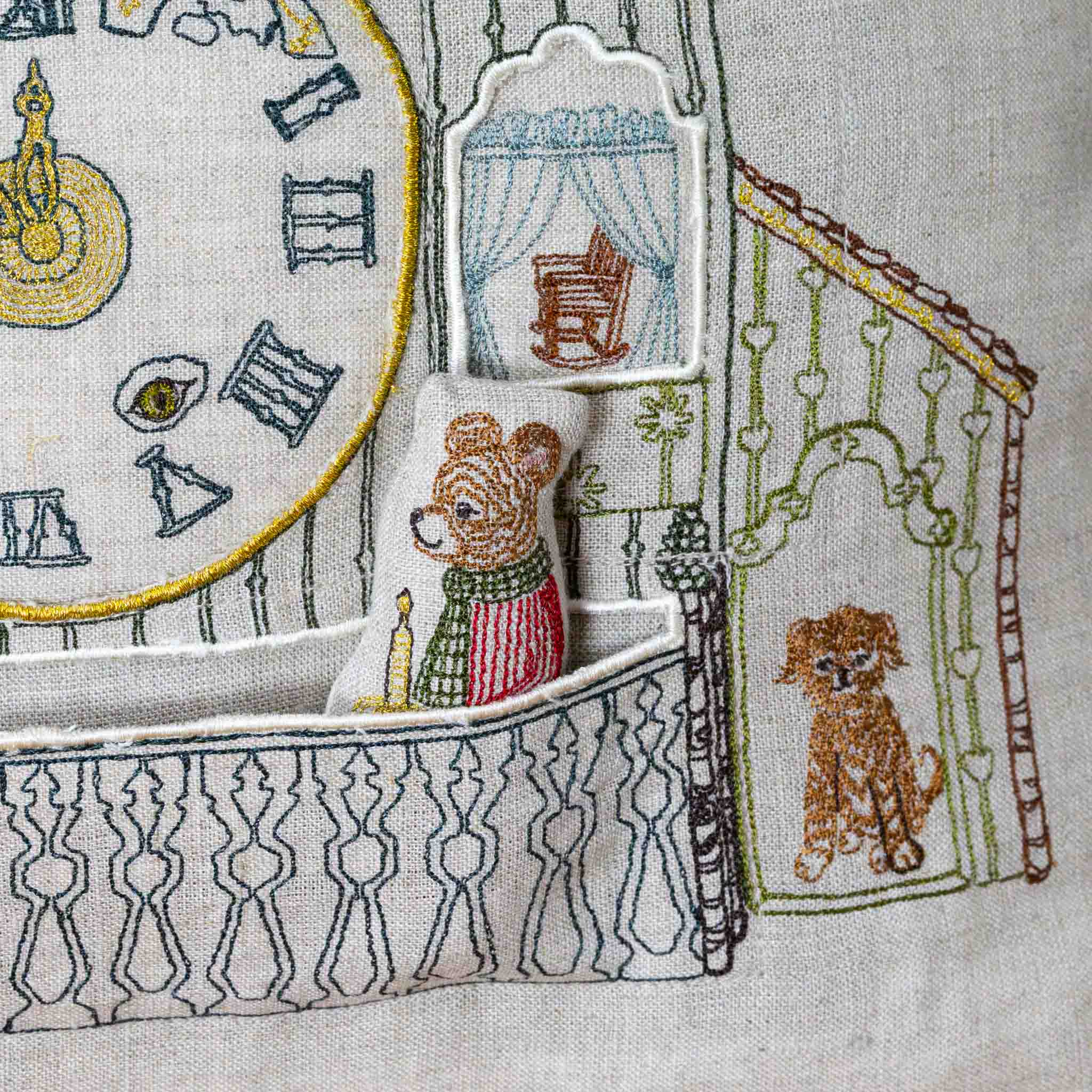 embroidered-pocket-pillow-christmas-clock-bear-is-in-the-pillow-pocket