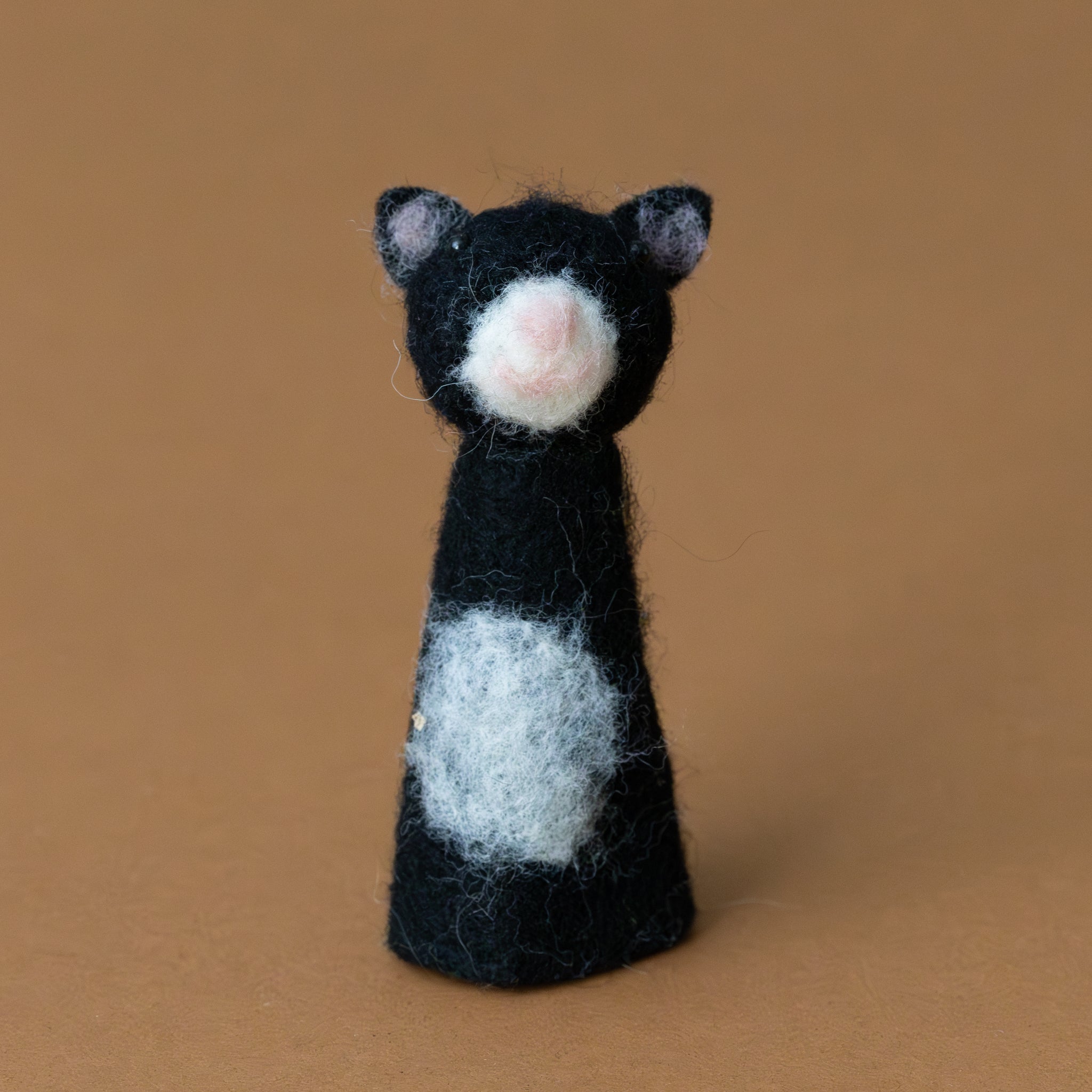 felt-cat-finger-puppet-black