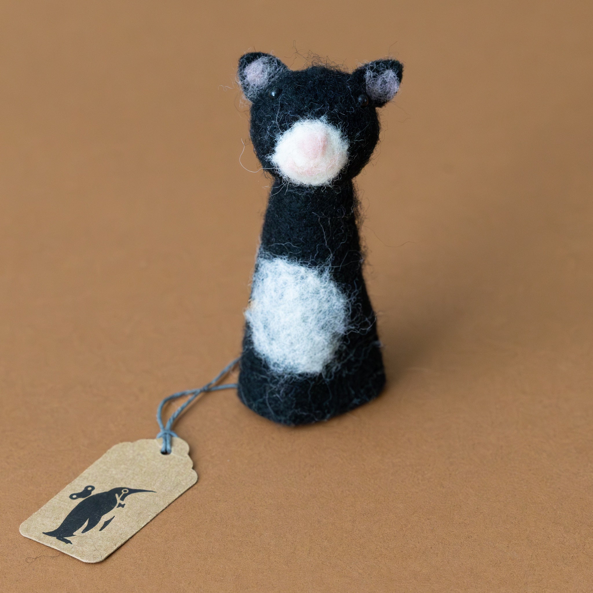 felt-cat-finger-puppet-black