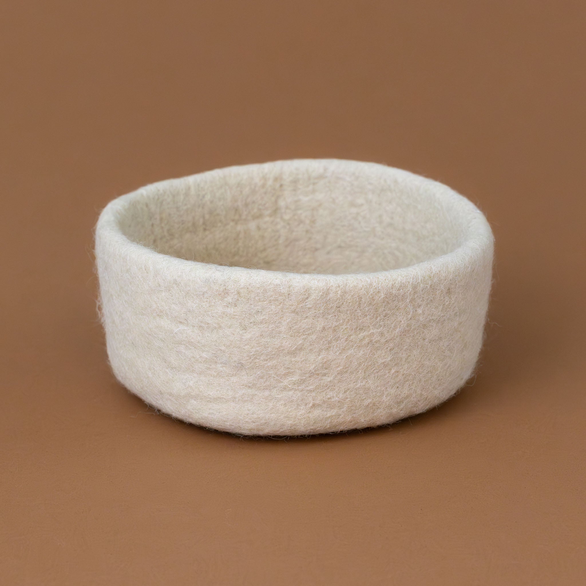 felt-dish-sand-medium