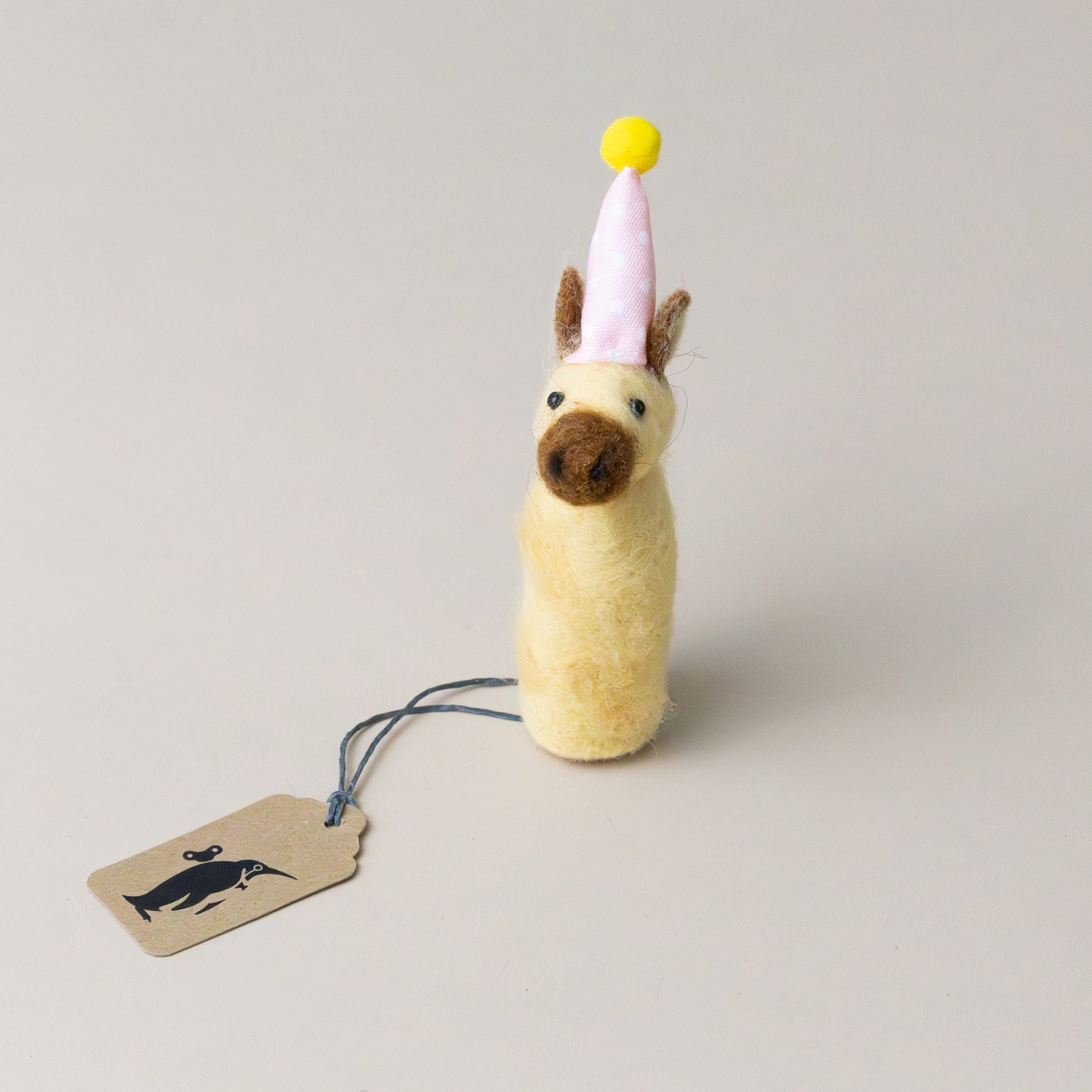 felt-party-hat-animal-finger-puppet-giraffe