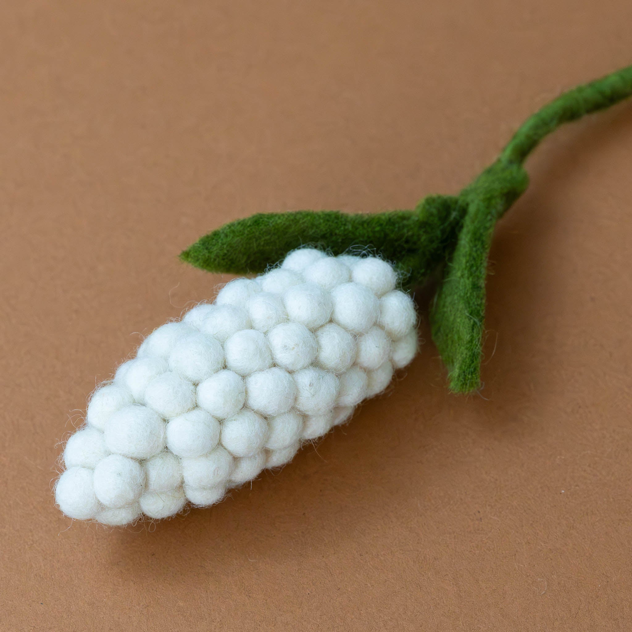 felt-pearl-hyacinth-stem-white-short