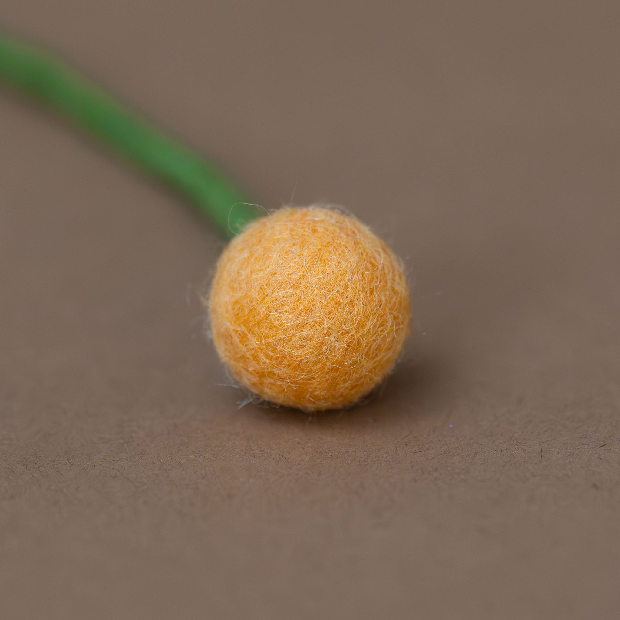 felt-pom-flower-peach-Close-up