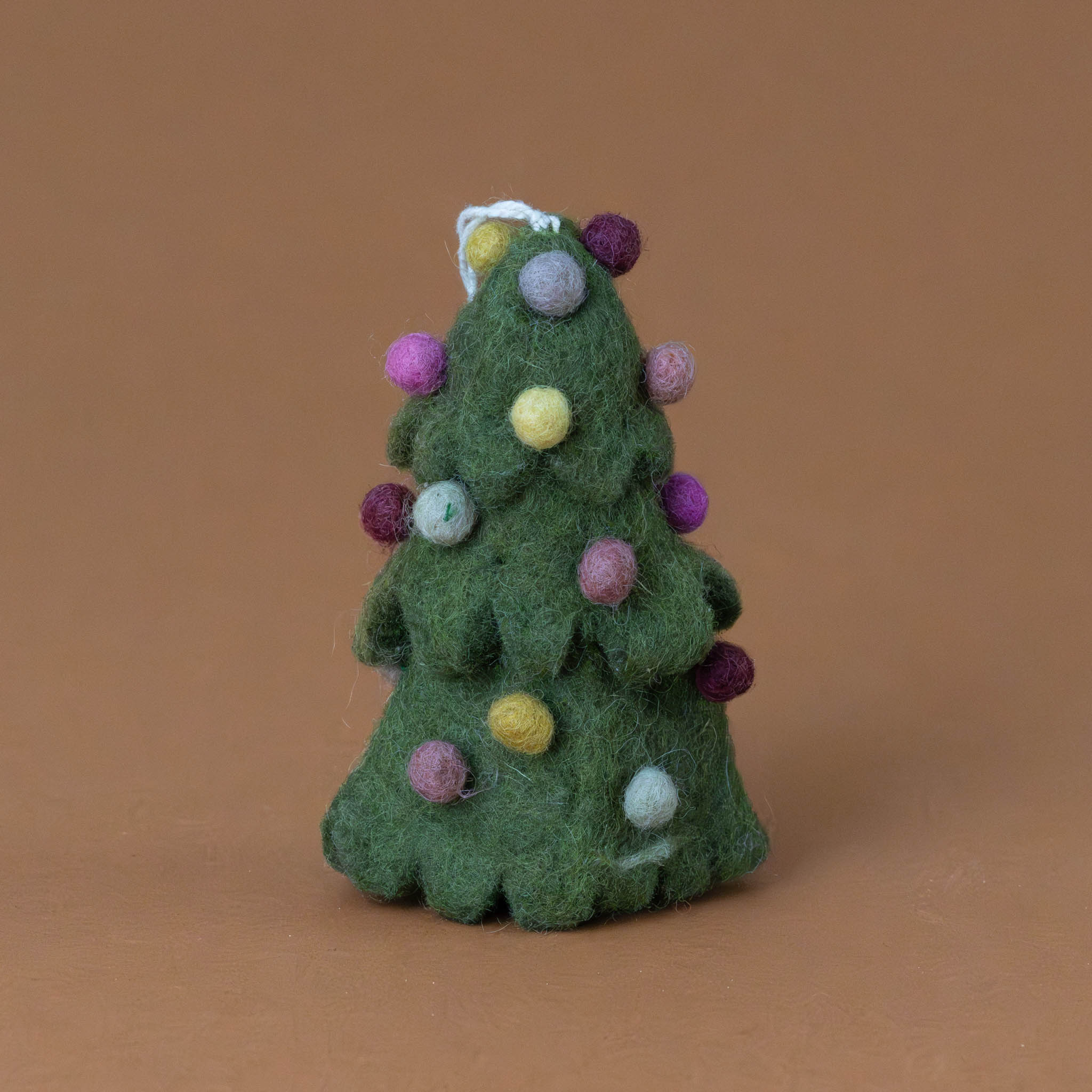 felted-christmas-tree-ornament-green