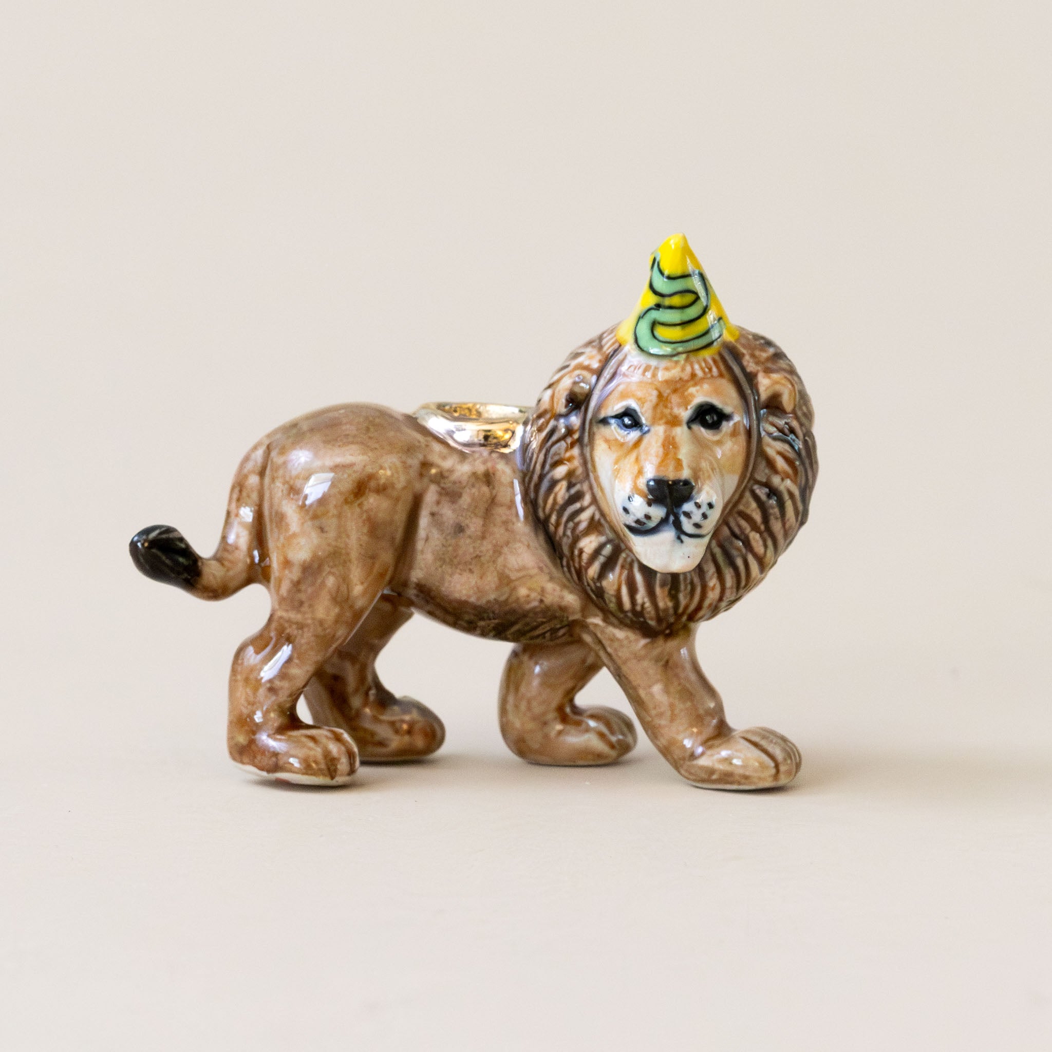 heirloom-porcelain-cake-topper-lion