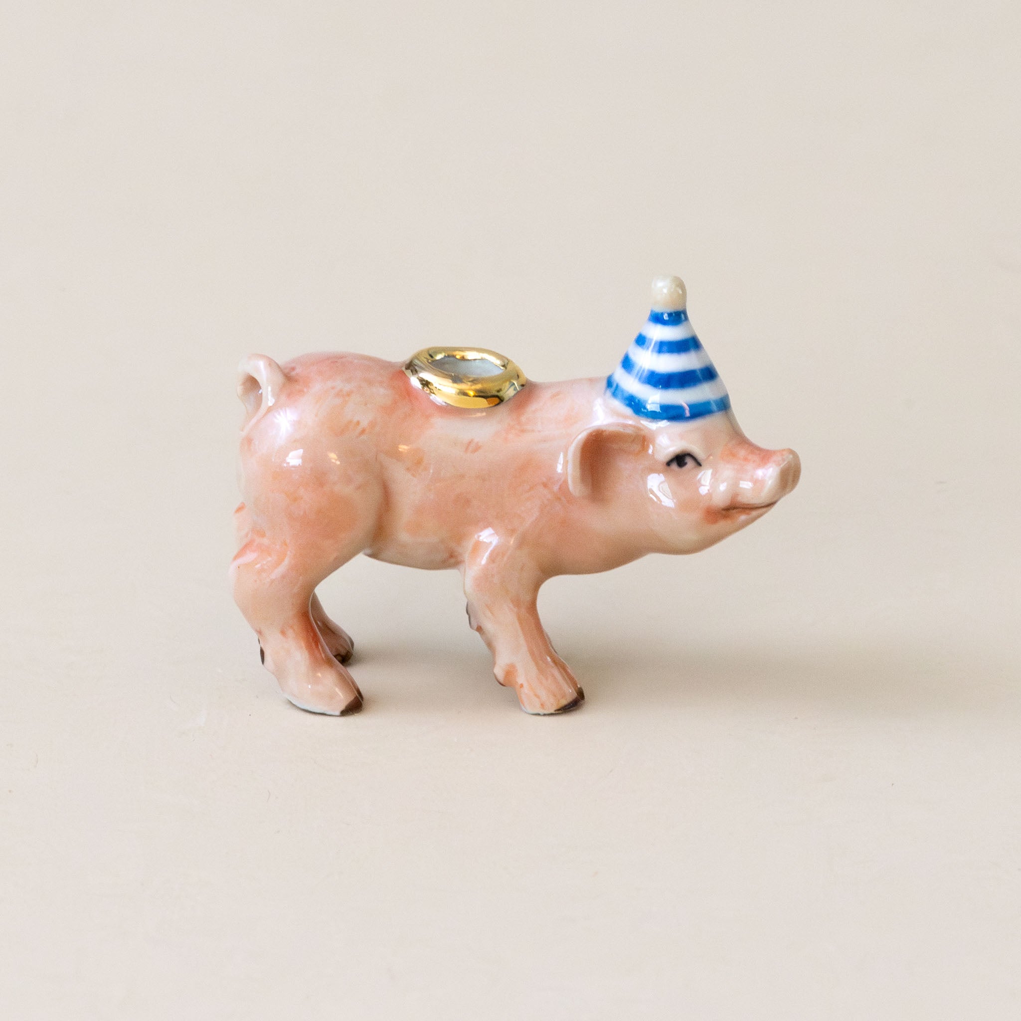 heirloom-porcelain-cake-topper-piglet