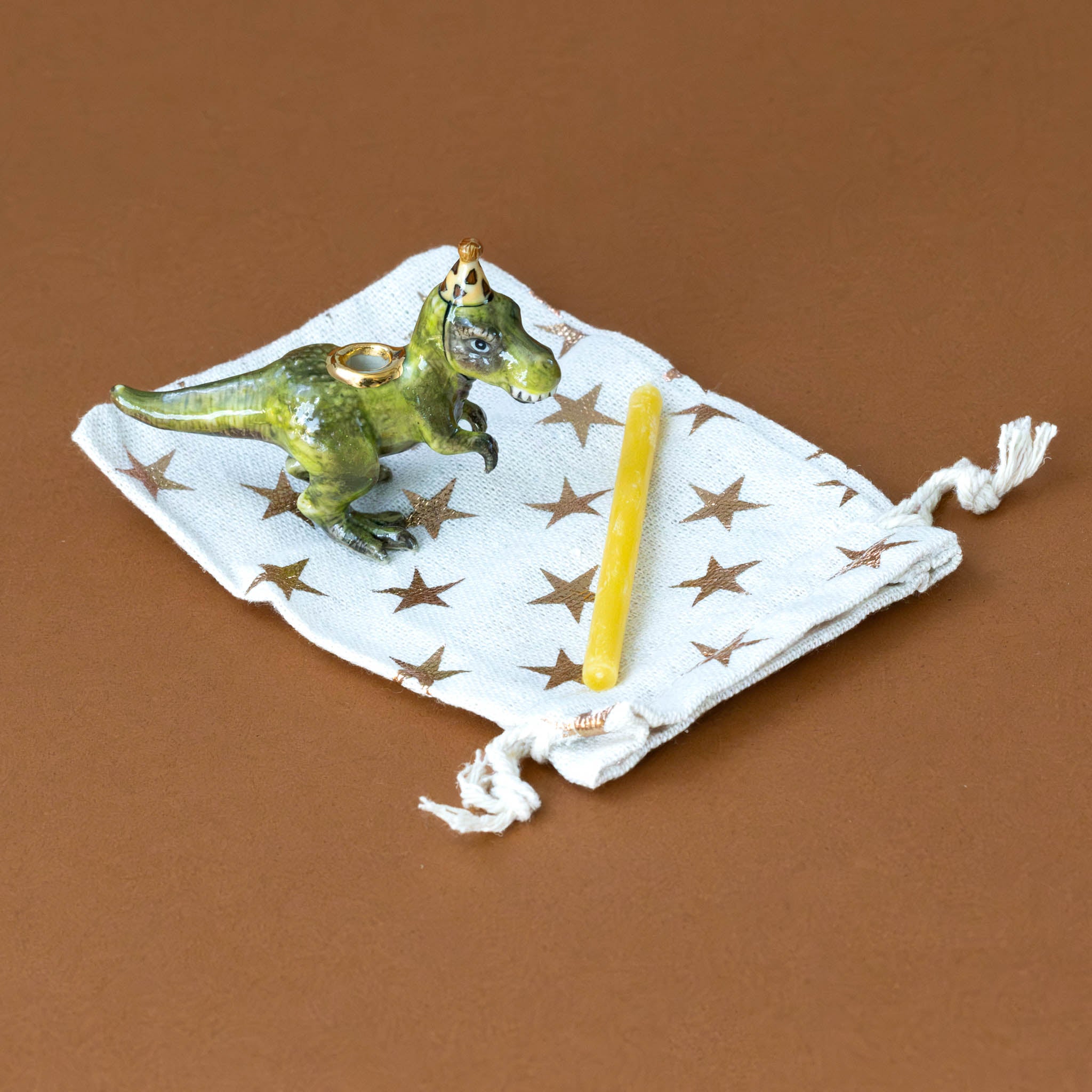 heirloom-porcelain-cake-topper-t-rex-dinosaur-with-storage-bag-and-candles