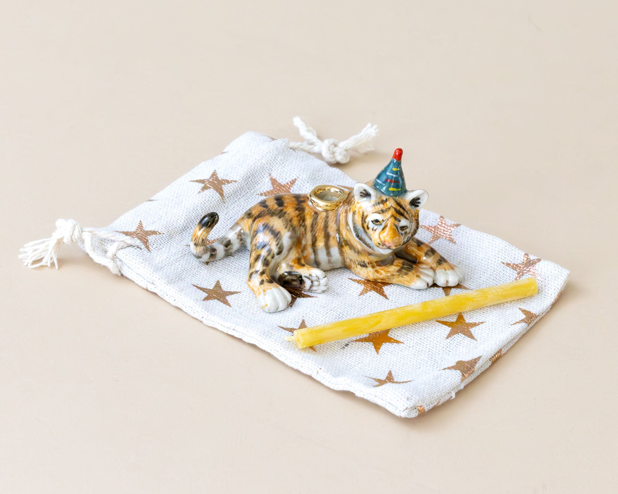 heirloom-porcelain-cake-topper-tiger-with-storage-bag-and-candle