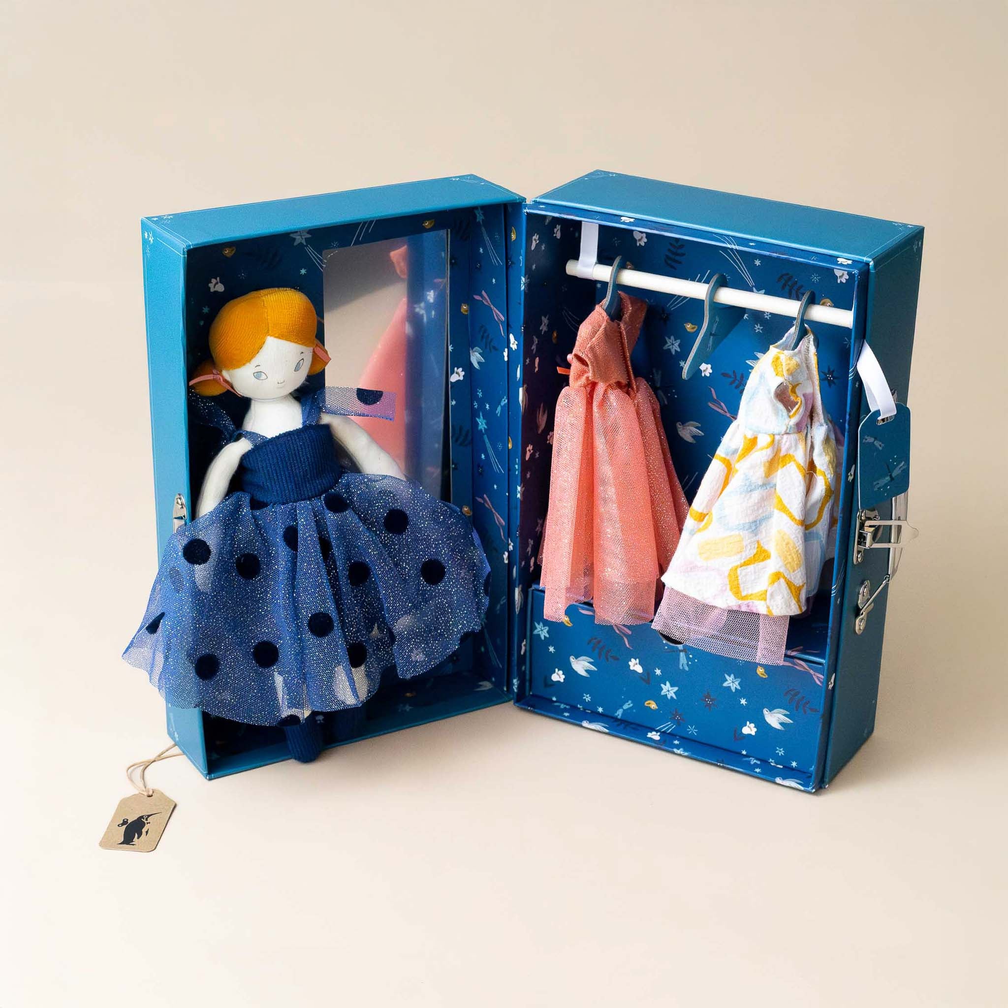 les-parisiennes-fancy-little-wardrobe-play-set-with-3-dresses-doll-and-dressing-room-with-mirror-and-hanging-rod