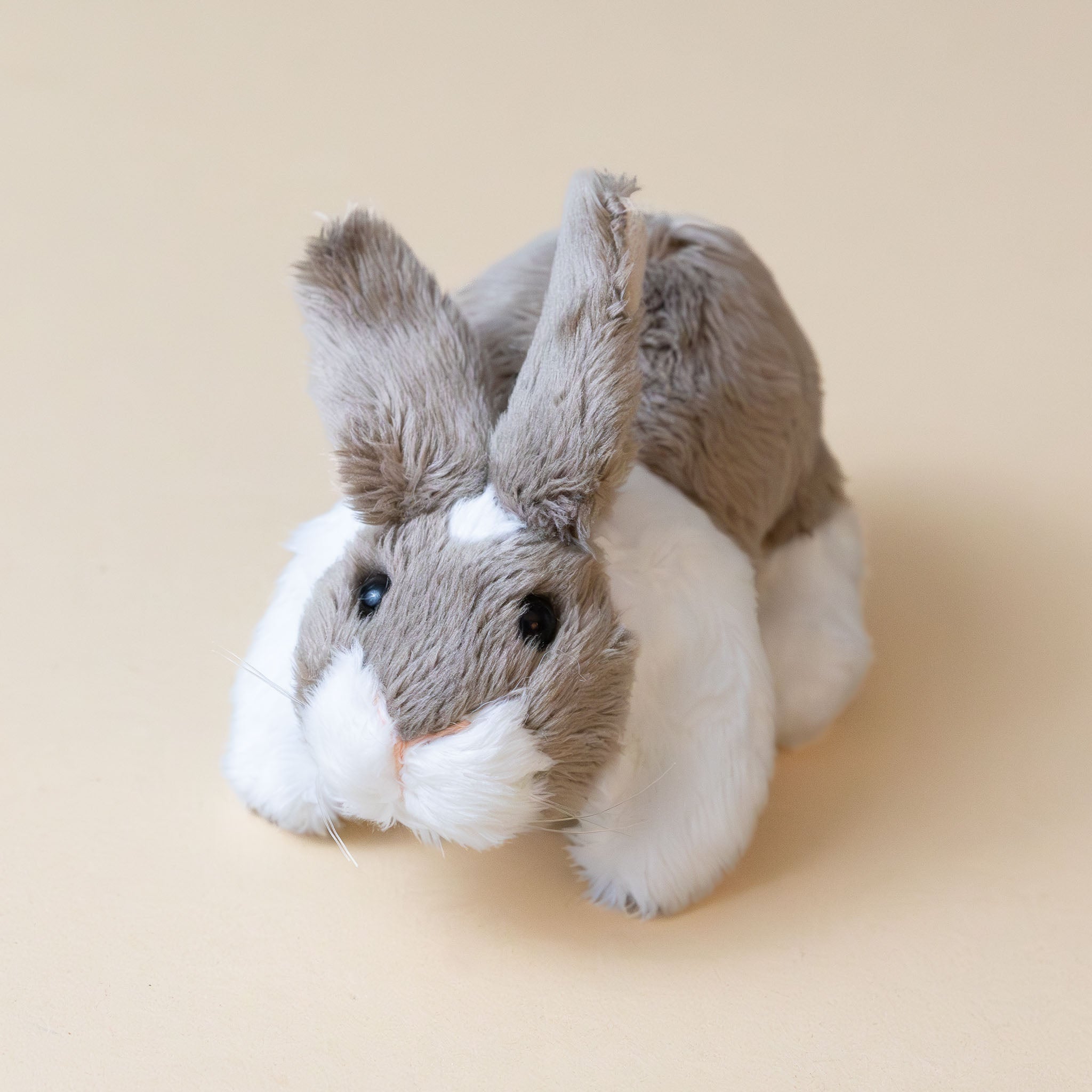 little-grey-and-white-bunny-finger-puppet-face