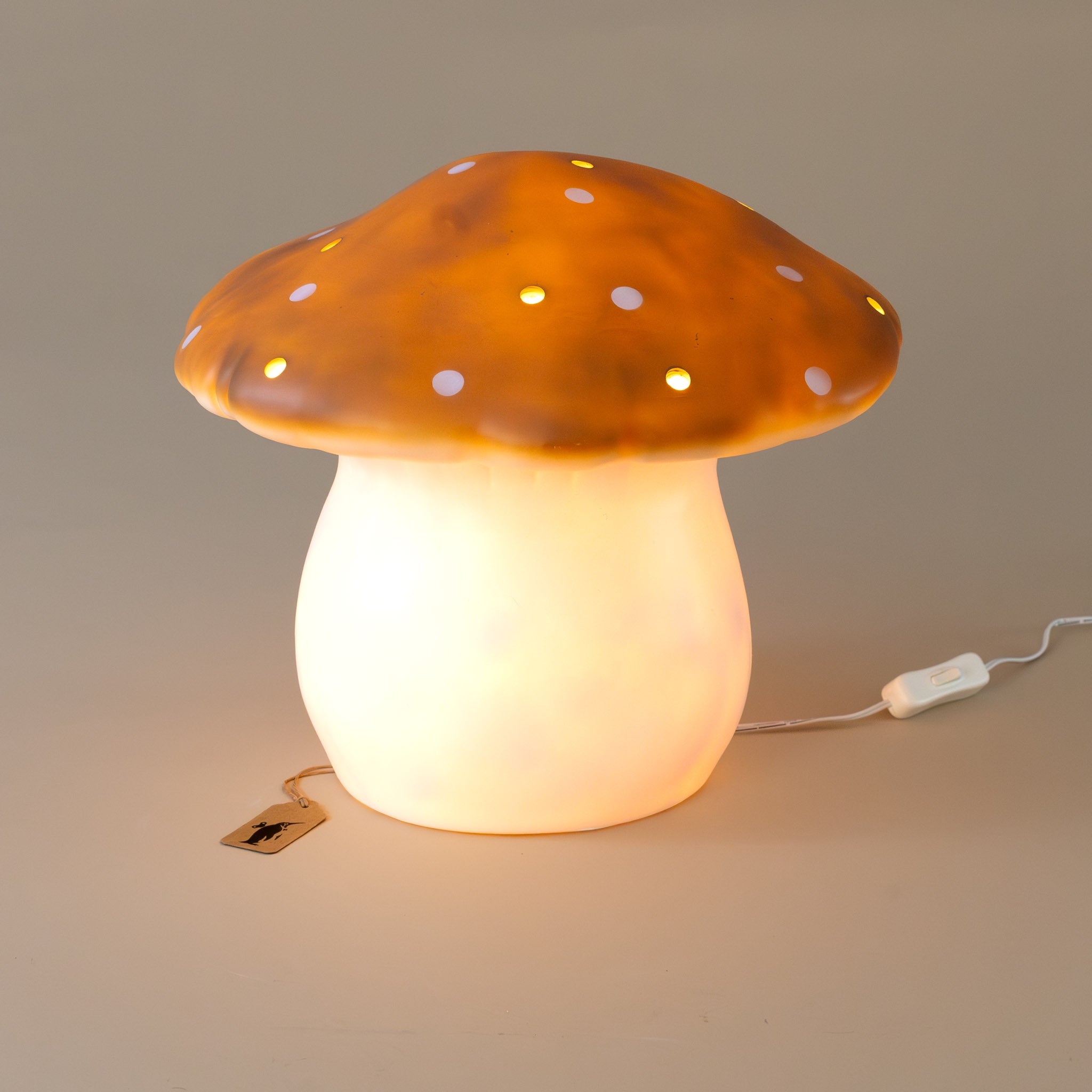 mushroom-lamp-chocolate-large-lit