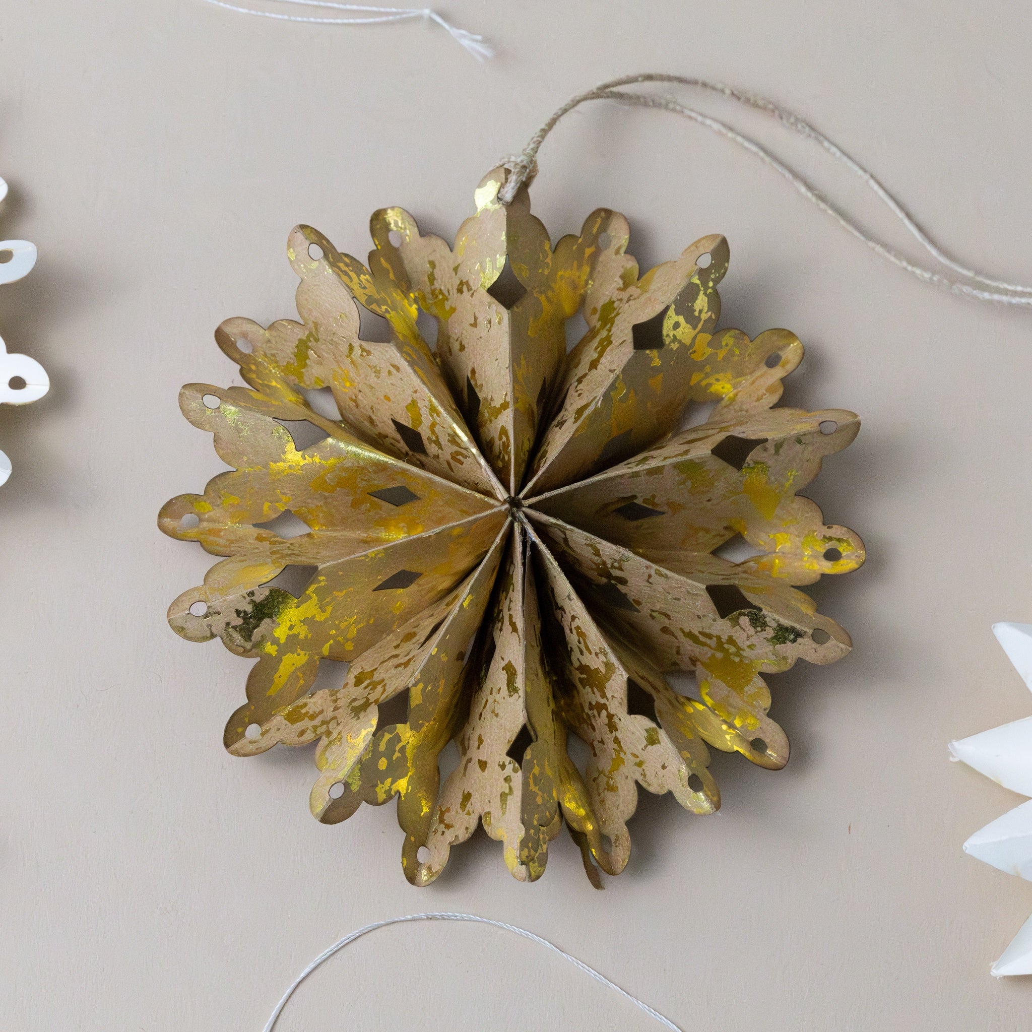 paper-snowflake-ornament-gold-kraft