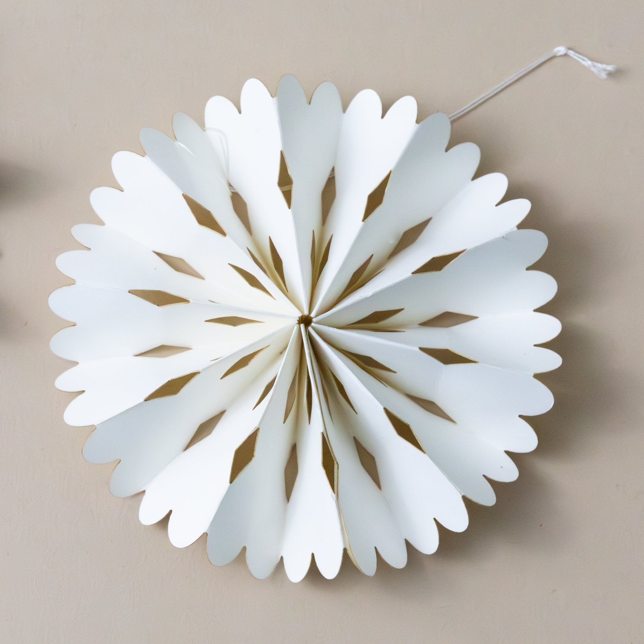 paper-snowflake-ornament-white