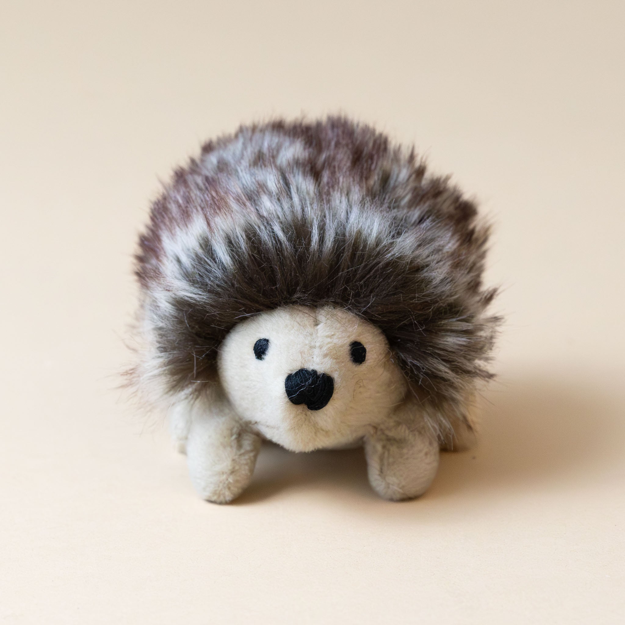 puffball-hedgehog-finger-puppet-face