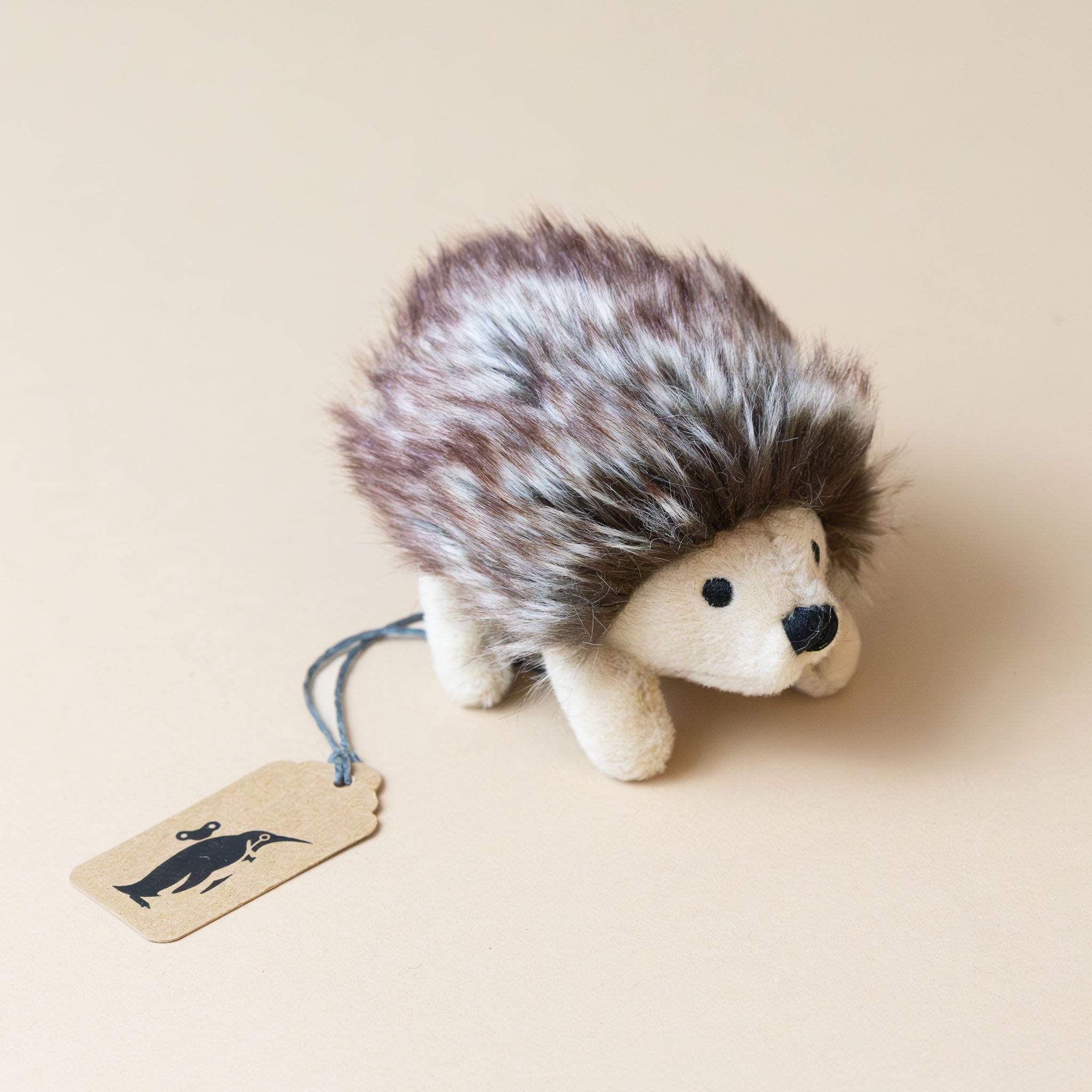 puffball-hedgehog-finger-puppet