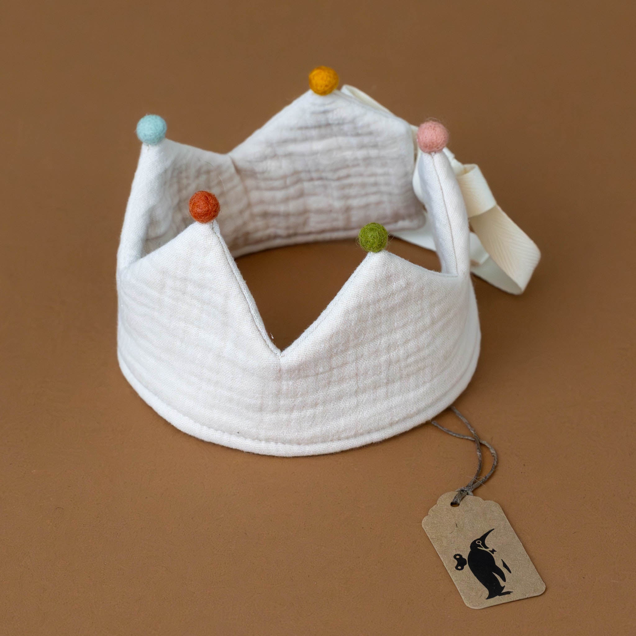 reversible-organic-cotton-muslin-party-crown-sand