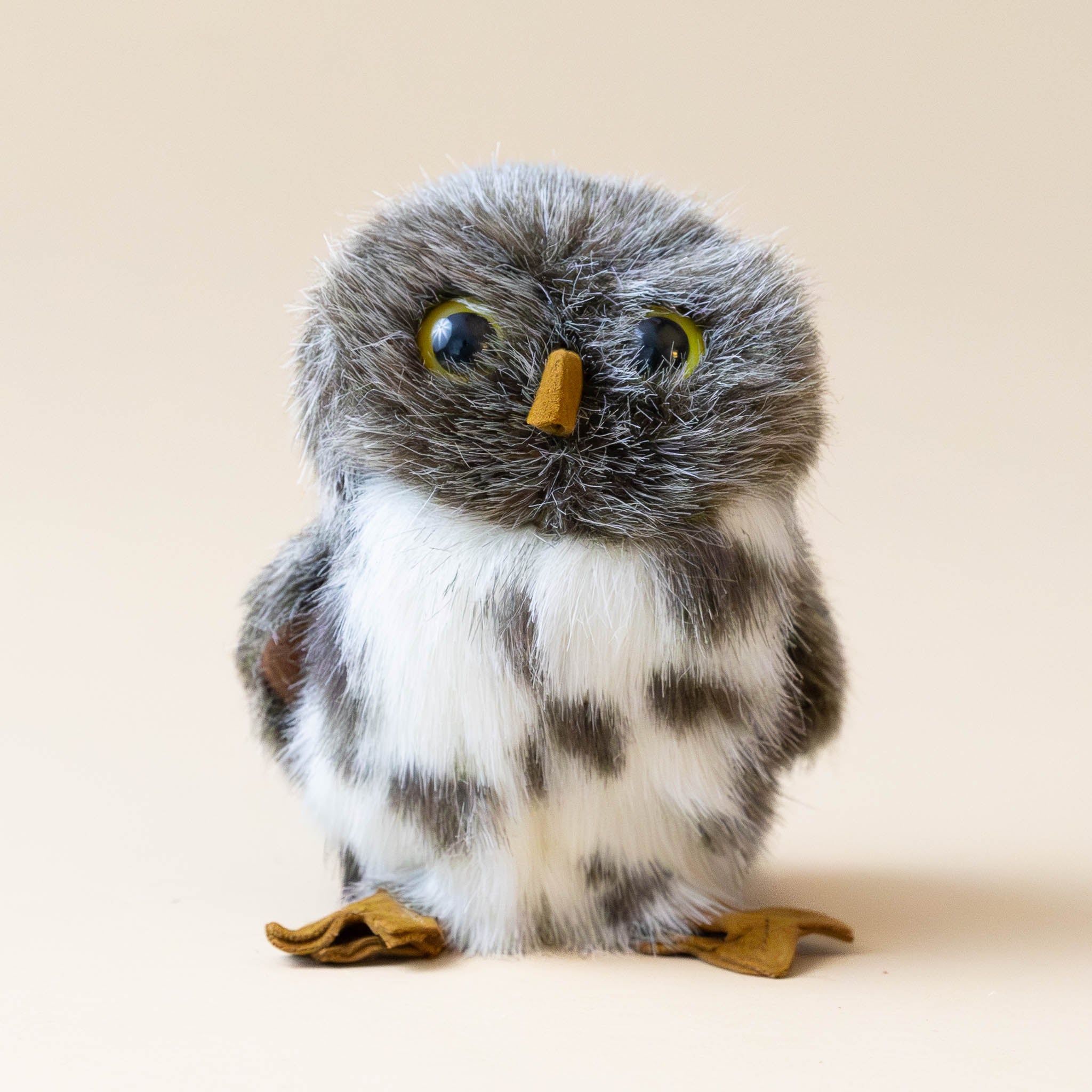 spotted-owl-finger-puppet-front