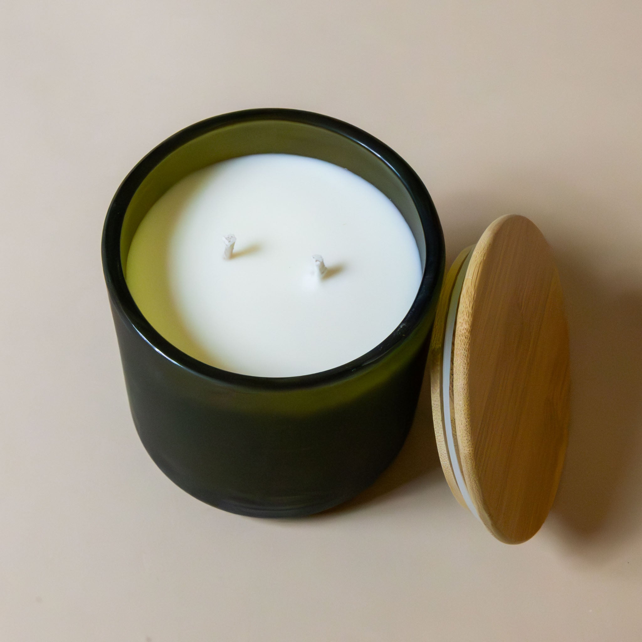 top-of-candle-showing-two-wicks