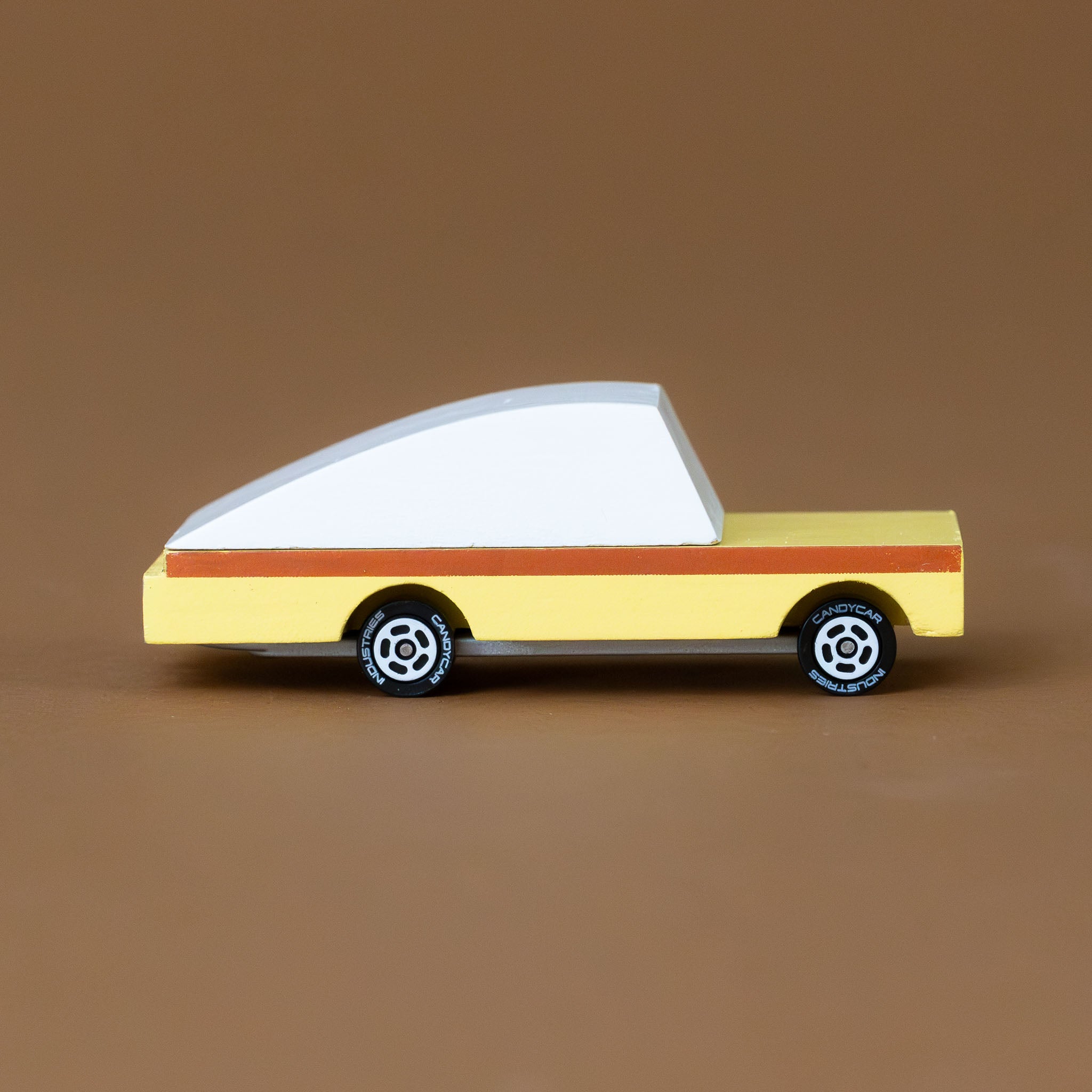 wooden-candycar-banana