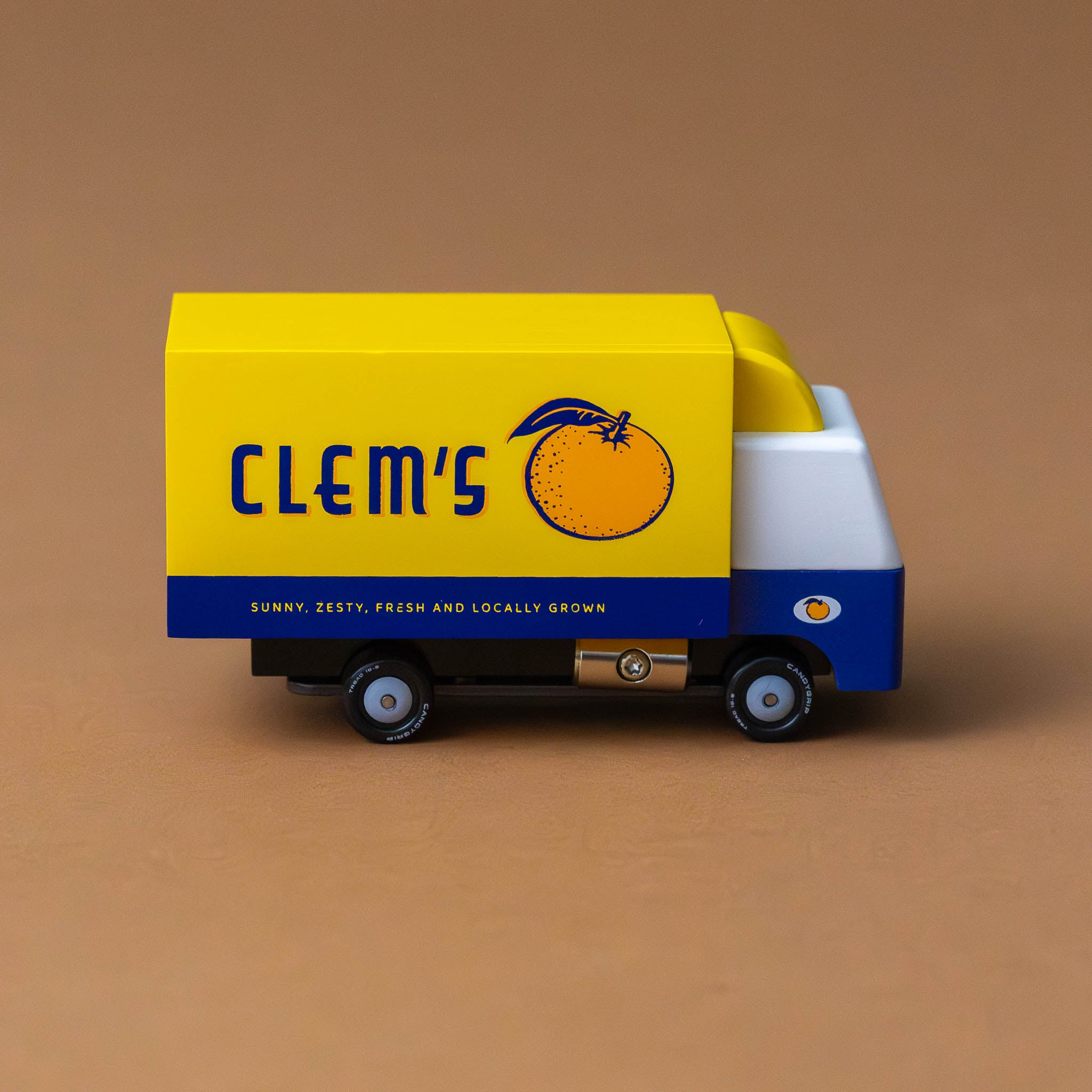 wooden-candyvan-clems-delivery-truck-side