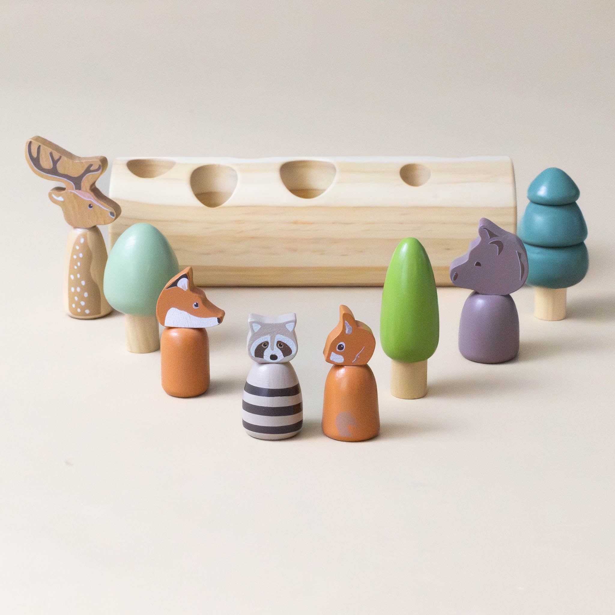 wooden-forest-friends-and-the-log-play-set-with-fox-deer-racoon-squirel-wolf-and-3-trees