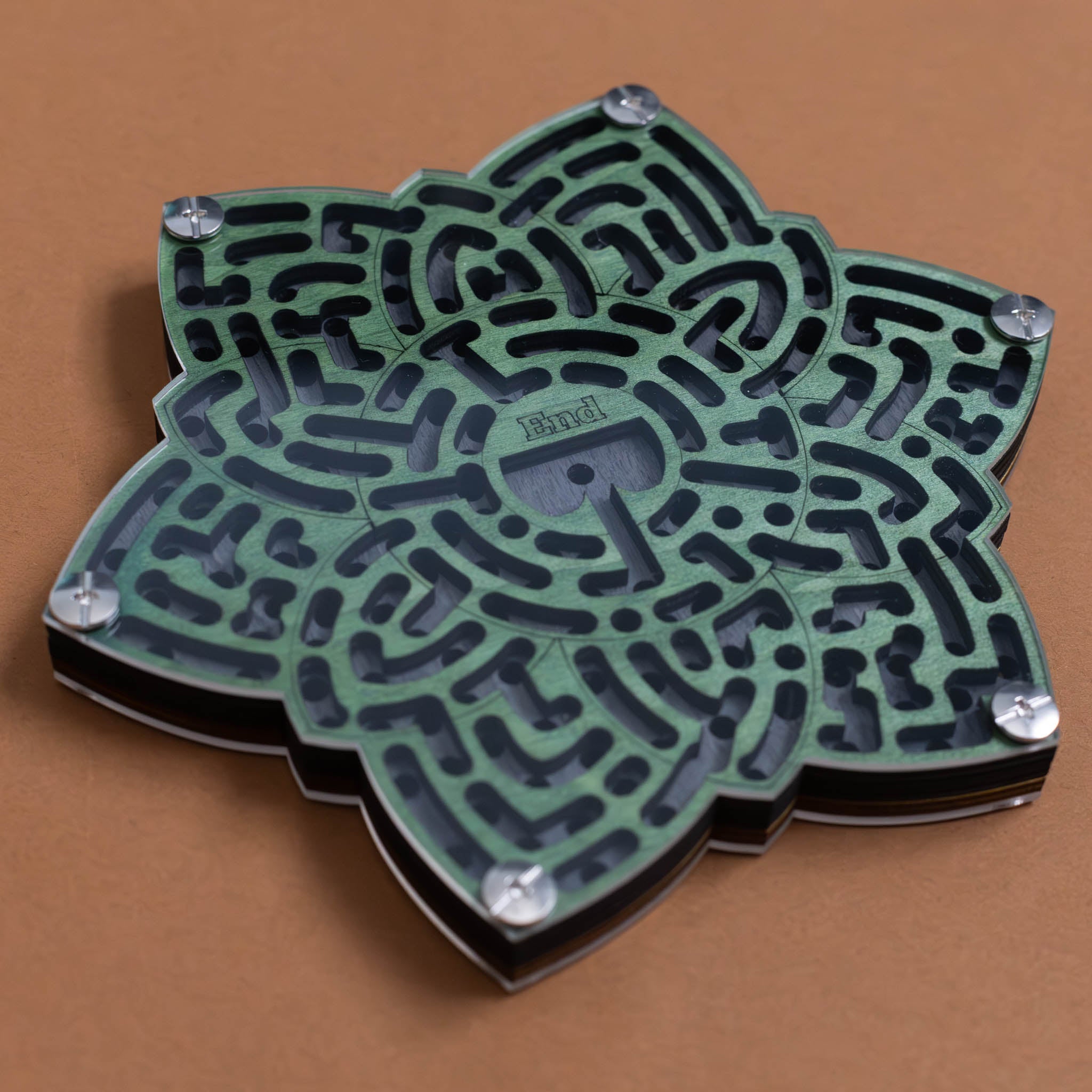 wooden-star-labyrinth-puzzle-bottom-stained-green 