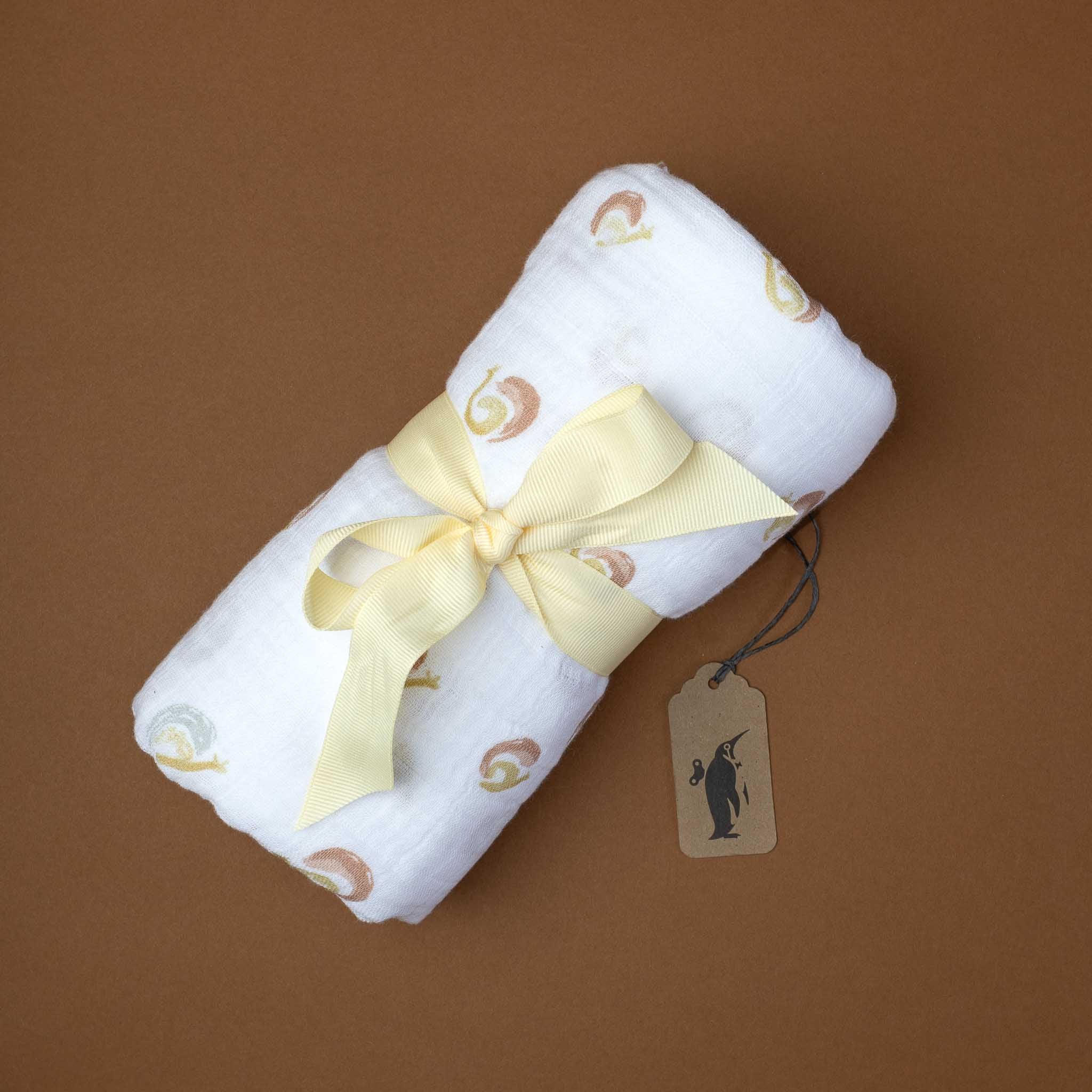 organic-muslin-swaddle-sweet-little-snail