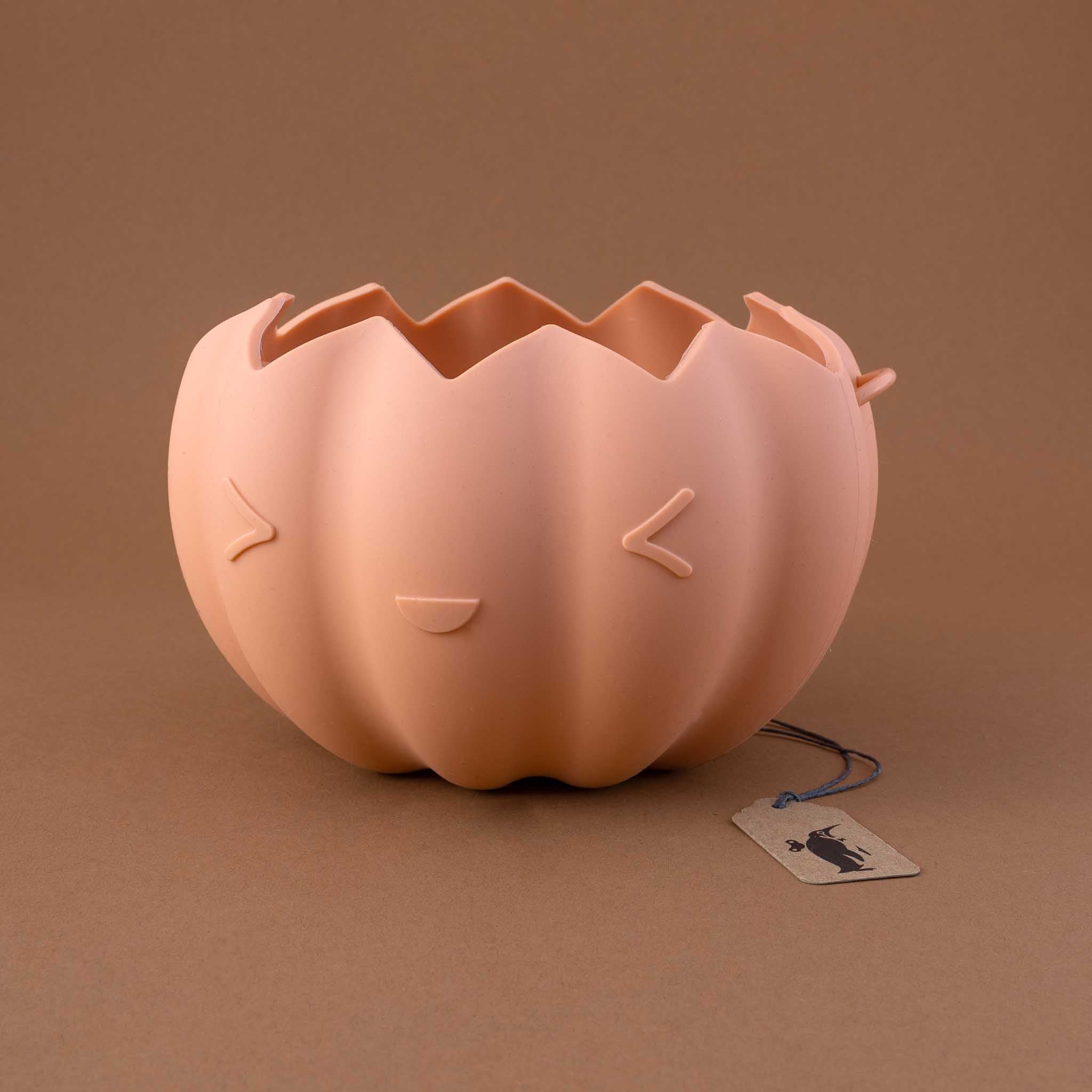 peach-colored-silicone-pumpkin-bucket