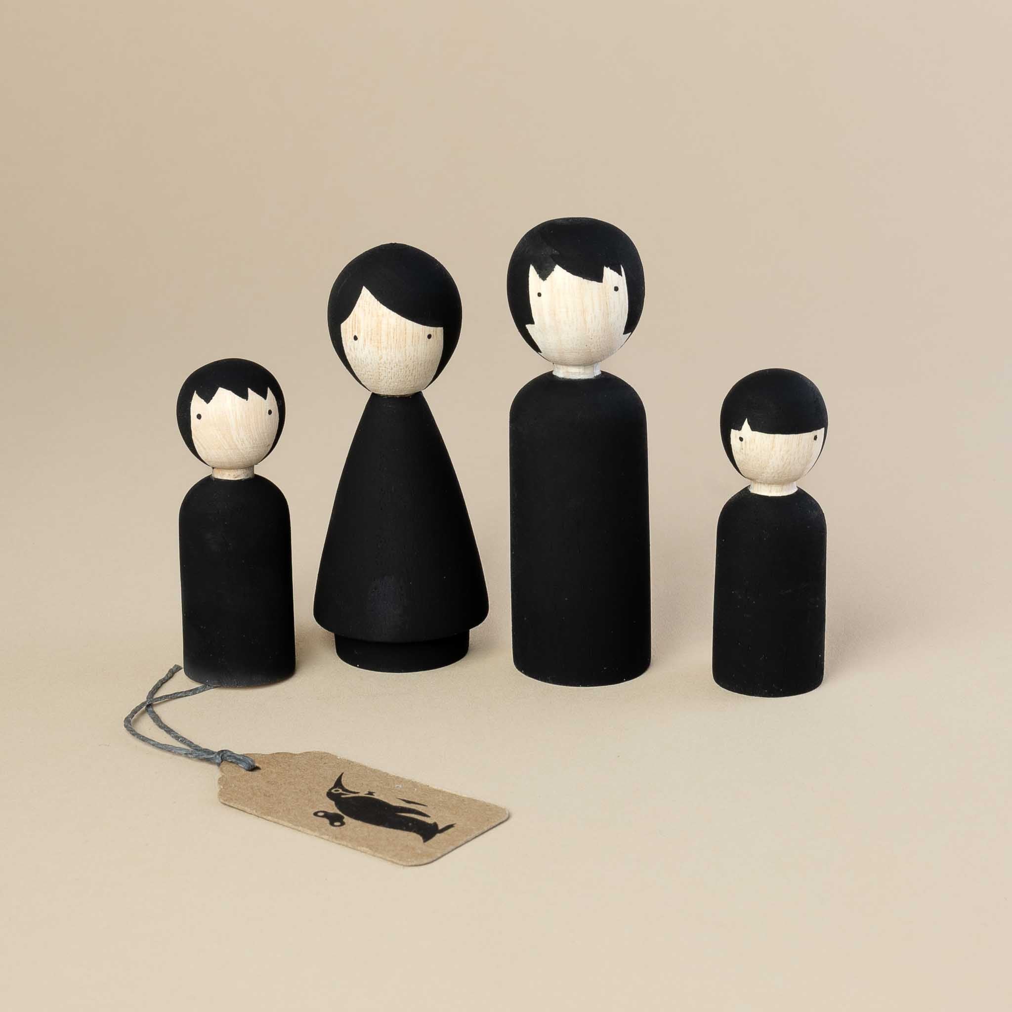 wooden-peg-doll-set-chalk-people